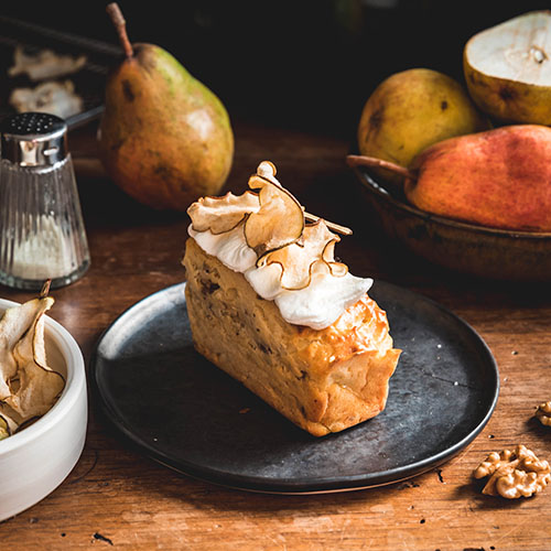 Cake poire gorgonzola et chips de poire